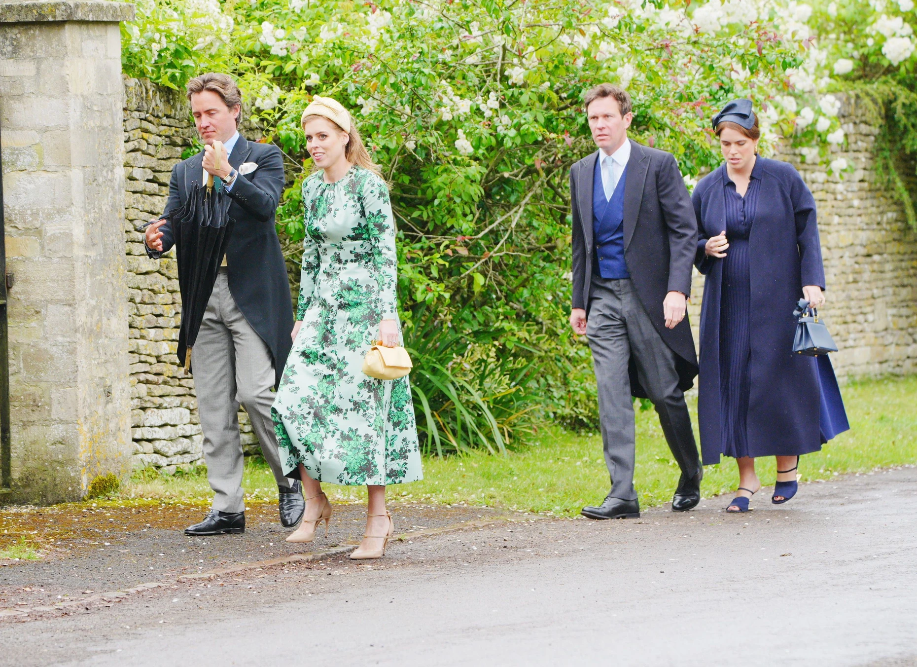 Durften mit dabei sein: Prinzessin Beatrice und Prinzessin Eugenie mit ihren Ehemännern