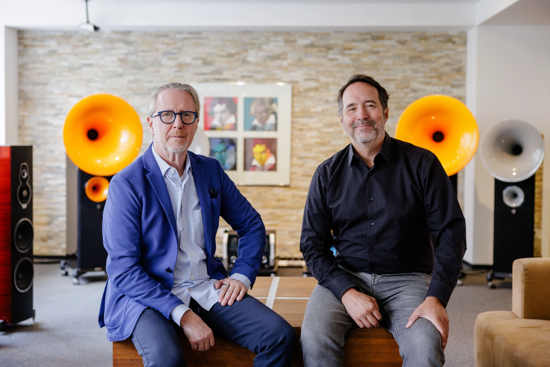 Der bisherige und der neue Geschäftsführer der HiFi-Profis: Ernst Schmid (links) und Marc Horne in der Frankfurter Filiale