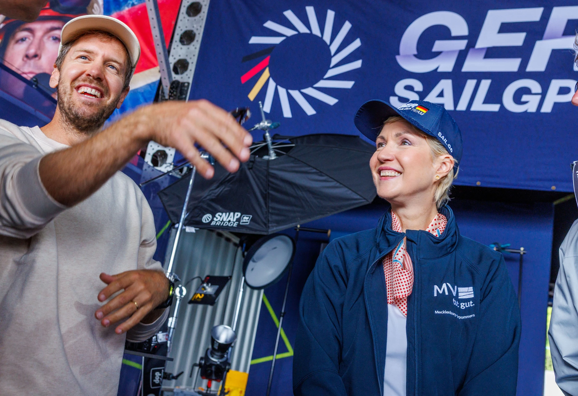 SPD-Politikerin Manuela Schwesig und Formel-1-Weltmeister Sebastian Vettel am Sonntag in Sassnitz