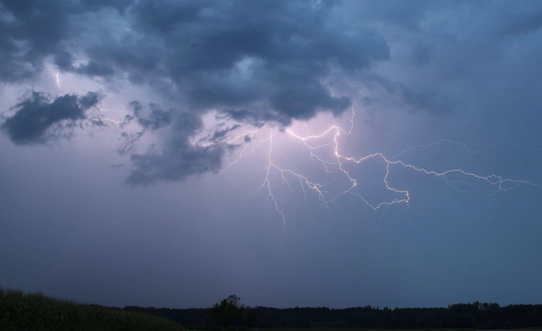 Wetterdienst warnt abermals vor schweren Gewittern