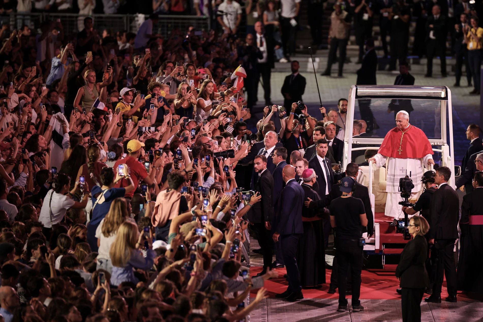 Papst Leo XIV. in Frankreich: Gefeiert wie ein Superstar