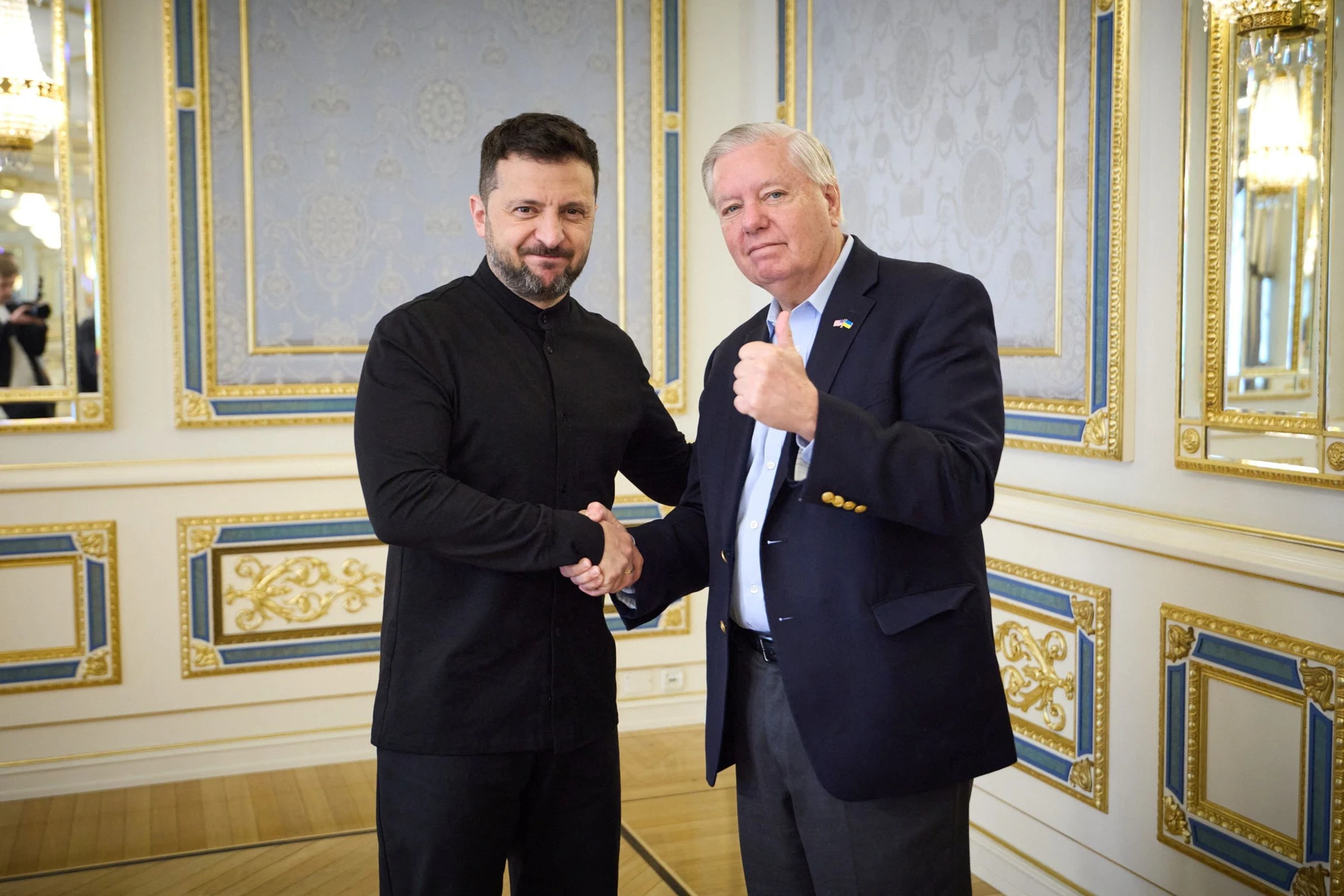 foto-mit-dem-praesidenten.webp