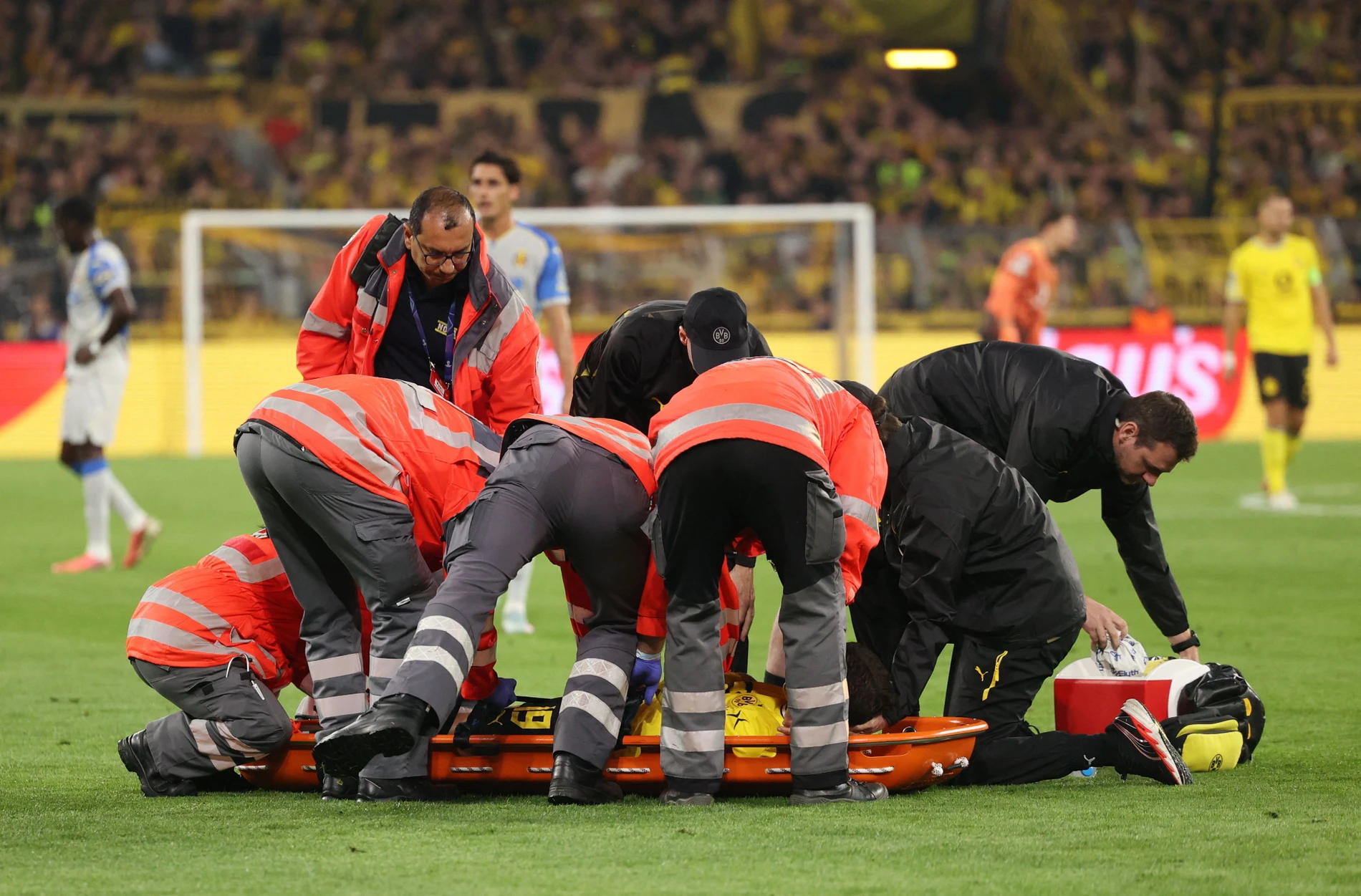 Borussia Dortmund besiegt FC Villarreal: Sorge um Konstantinos Karetsas