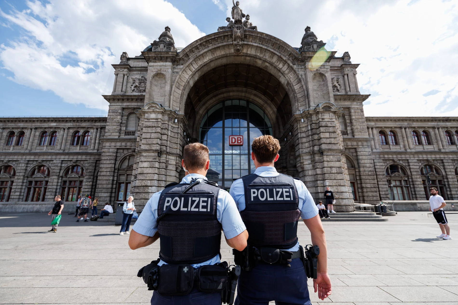 Sex für Crystal Meth : Dealer in Nürnberg missbrauchen Minderjährige