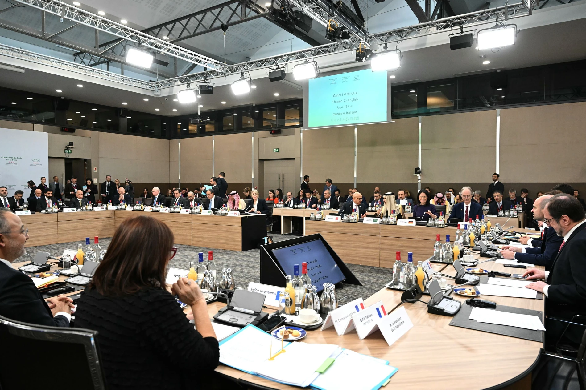 Syrien-Konferenz in Paris: Europa will starke Rolle beim Wiederaufbau | FAZ