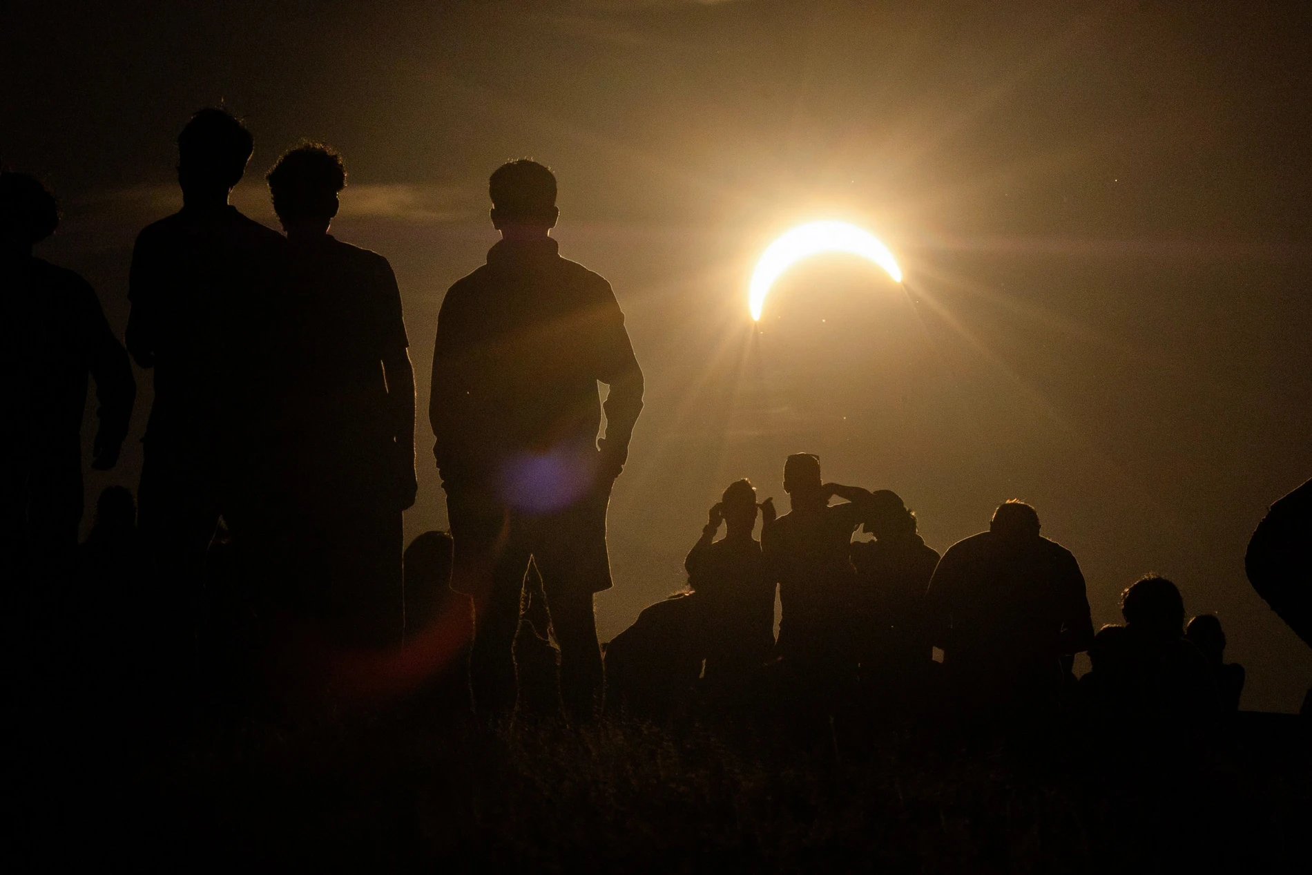 Nach Sonnenfinsternis: Viele Menschen klagen über Augenschmerzen oder Sehstörungen