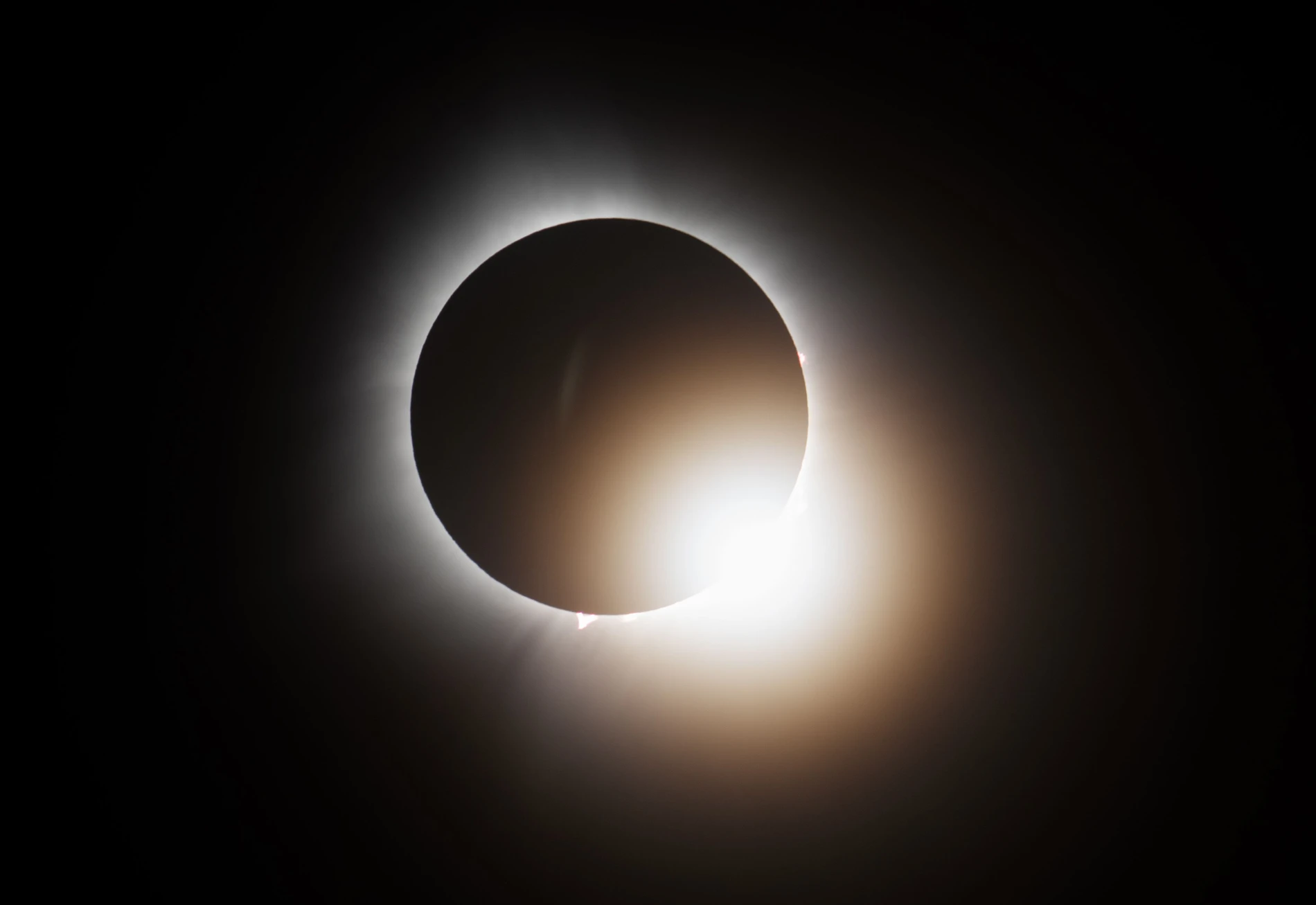 Er jagt jeder Sonnenfinsternis hinterher – 2026 nach Spanien oder Island?