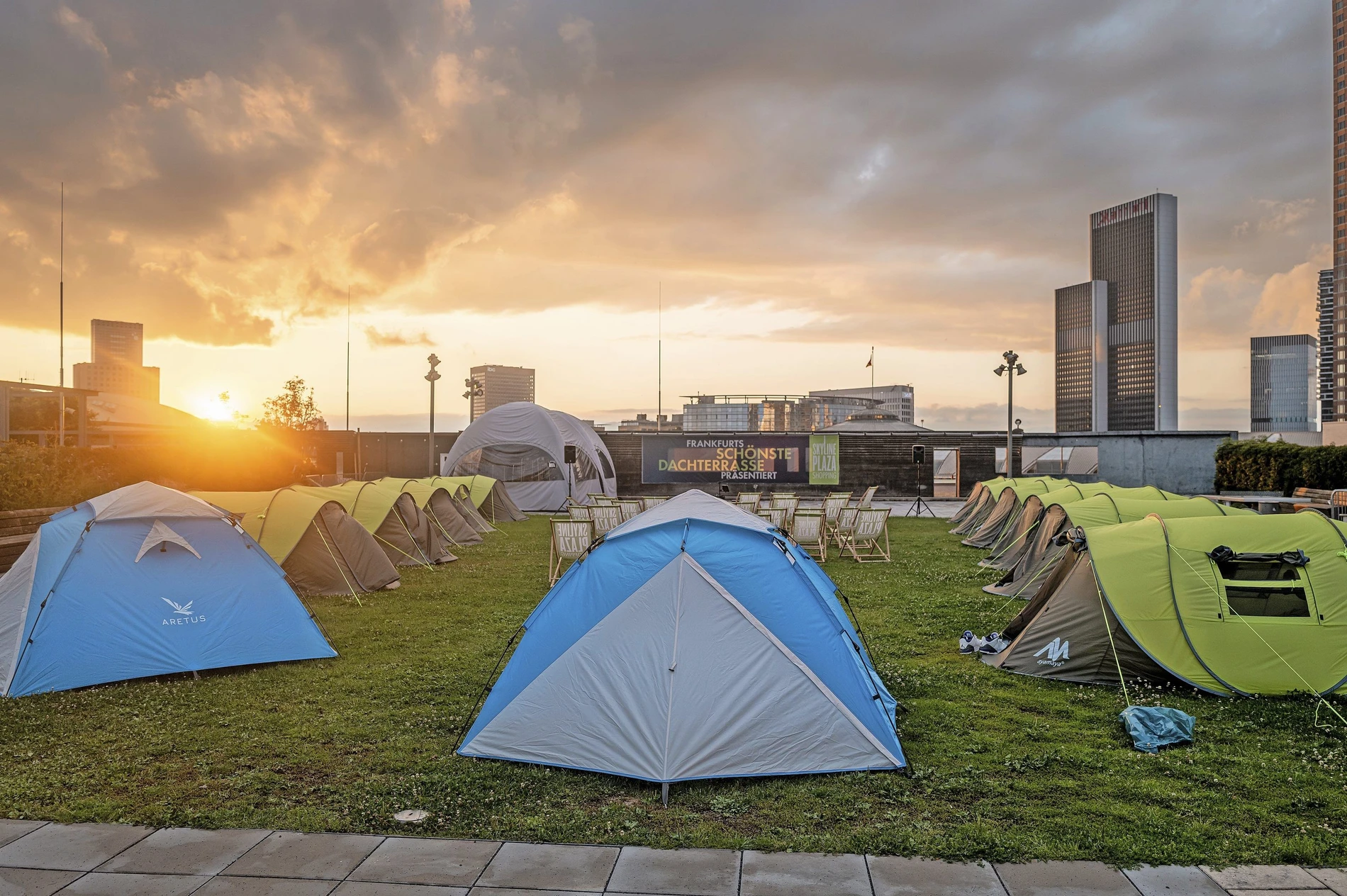 geburtstagssprche fr camper Frhstcksbrett "Camping macht glcklich"  Geschenk fr Camper  DwieDeko