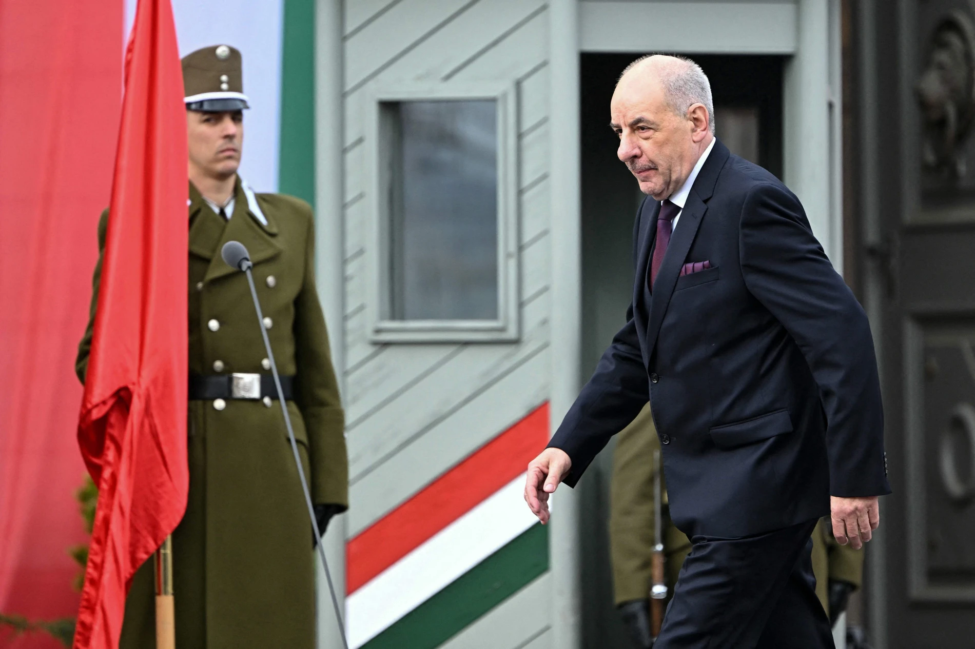 Machtkampf mit Magyar: Ungarns Parlament beschließt Absetzung von Präsident Sulyok
