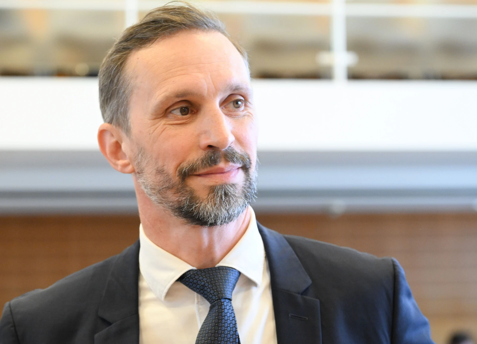 HR erzielt 2025 Überschuss von 52 Millionen Euro