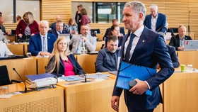 Höcke kommt am 20. Mai 2026 in den Plenarsaal des Erfurter Landtags.