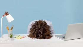 Einen ganzen Arbeitstag pro Woche verbringen manche Arbeitnehmer im eigenen Postfach. Hier kann die KI helfen.