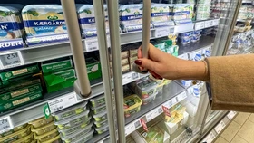 Der Preis für Butter hängt von vielen Dingen ab. Ein wichtiger Faktor ist das Klima und die Situation in der Landwirtschaft.