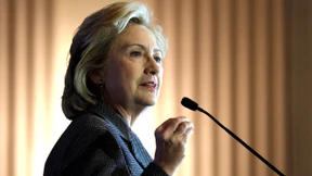 Wall Street finanziert Hillary Clinton 