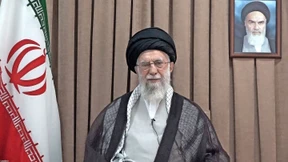 Mit roher Gewalt festigte Khamenei seine Macht