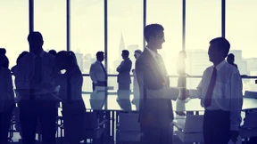 Berufseinstieg im Großkonzern oder Mittelstand?