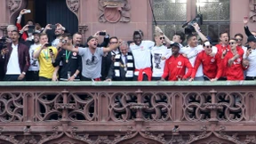 Plebiszit auf dem Rathaus-Balkon