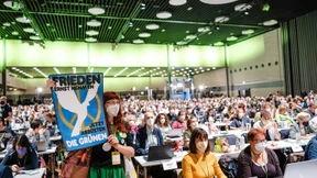 Die Friedenspartei und der Krieg