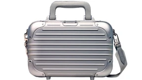 Dampfende Fotokoffer