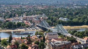 Mit dem Dampfer-Kapitän auf der Elbe