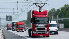 Test mit Oberleitungs-Lastwagen stockt