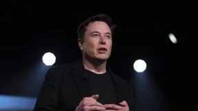 Musk lässt sich von Twitter-Nutzern zu Aktienverkauf verpflichten