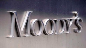 Moody's will mehr als 100 Banken herabstufen