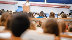 Uni-Lehrbeauftragte verlangen mehr Honorar