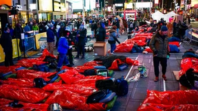 Tausende übernachten auf dem Times Square