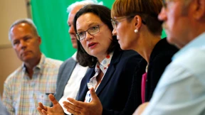 Nahles gegen Strafen für jüngere ALG-II-Empfänger