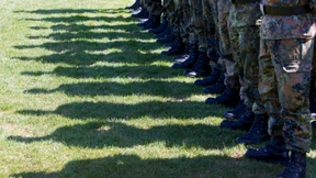 Soldaten, Drohnen, Völkerrecht