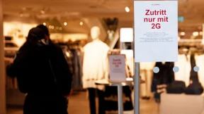 Harte Kontrollen, leere Geschäfte: „Politik verbockt's und wälzt auf Händler ab“