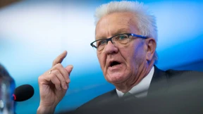 Kretschmann rechnet mit Merkels Autopolitik ab