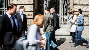 Der Griff des Bankers nach Ihrem Vermögen