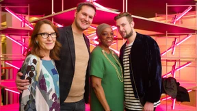 Wie wenn ein Kopfkissen über der Stuhllehne hängt