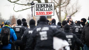 Mutmaßliche Rechtsextreme von Demo getrennt