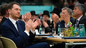 Auf tönernen Füßen