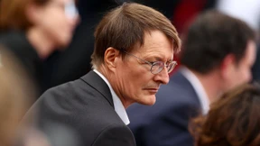 Lauterbach warnt vor schwerem Winter