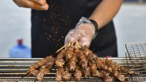 Wie chinesische Lammspieße auch zu Hause gelingen