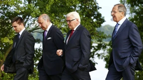 Gespräche in Berlin, Kämpfe um Donezk und Luhansk