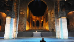 Ensemble droht mit Klage