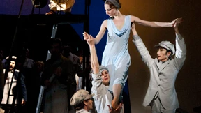 Karrt den Zeus doch endlich ins Museum!