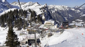 Pleitegeier über den Bergen