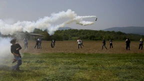 Mazedonische Polizei setzt Tränengas ein