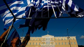 Griechische Abgeordnete überweisen Privatvermögen ins Ausland