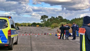 Motorräder fahren aufeinander zu und treffen sich – drei Tote
