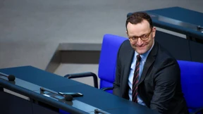 Opposition wirft Spahn Arroganz und Überheblichkeit vor