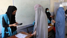 Wähler in Afghanistan trotzen drohenden Anschlägen