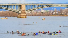 Erst der Sprung, dann der Rutsch