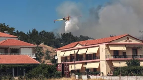 Feuerwehr auf Lesbos muss Badeort evakuieren